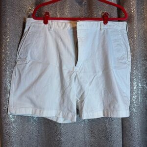 Men’s IZOD Classic White Shorts 36 7” inseam!